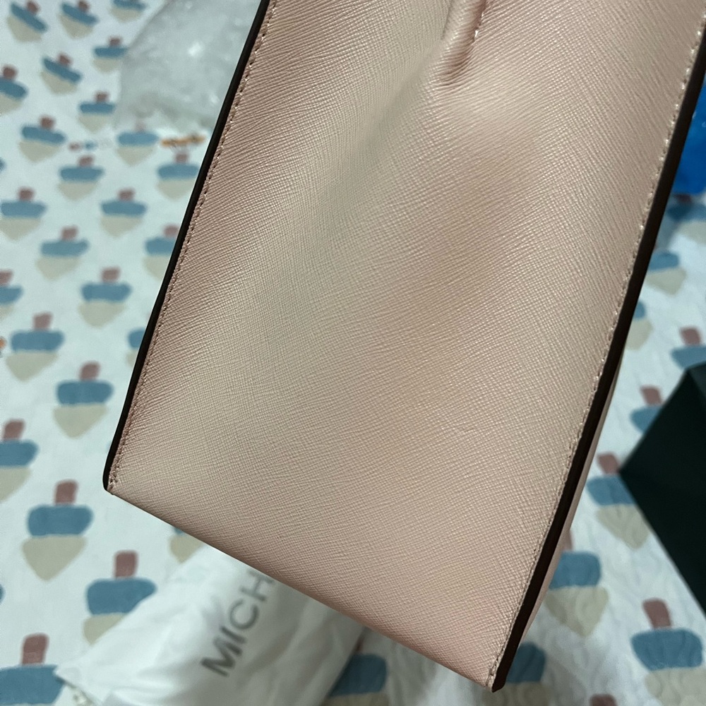 Michael Kors Pink Satchel Structured Design - Picture 4 of 8